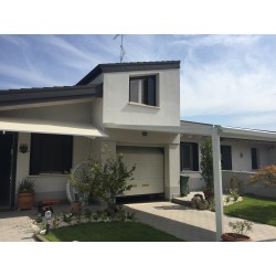 tettoia con tenda scorrevole 